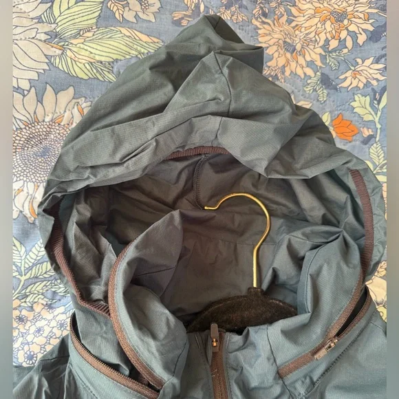 REI COop Hooded Vest - Picture 4 of 6